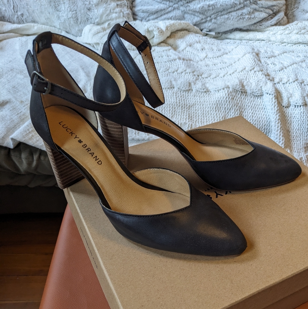 Lucky Brand Mariannah Black Leather Heels w Ankle Strap
